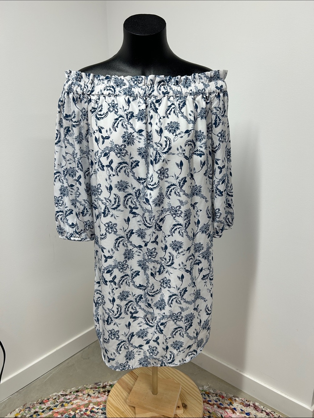 Banana Republic Off-The-Shoulder Floral Shift Dress Size 8 White Blue